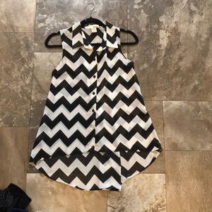 Sans Souici chevron sleeveless blouse